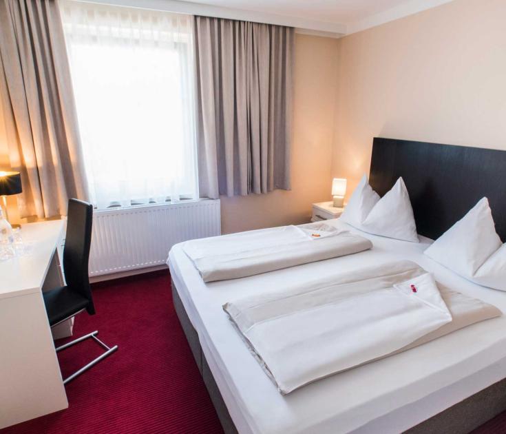 Basic-Standard-Doppelzimmer-Hotel-Kramer Basic-Standard-Doppelzimmer-Hotel-Kramer