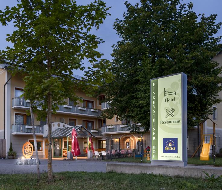 Au&szlig;enansicht Hotel D&auml;mmerung