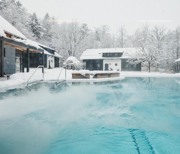 Schoenleitn_Winter_Pool(c)Heldentheater-1 Schoenleitn_Winter_Pool(c)Heldentheater-1